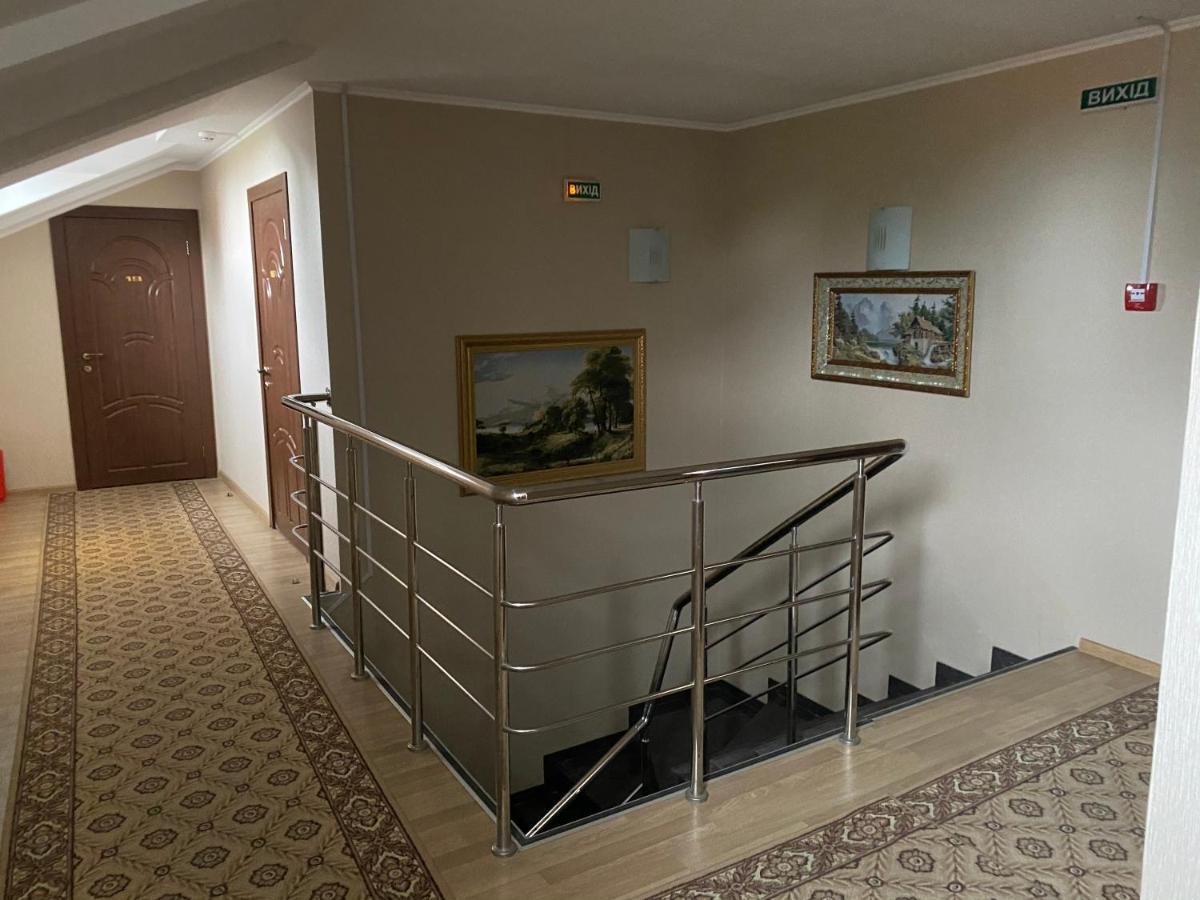 Гостинний Маєток Ξενοδοχείο Myla Εξωτερικό φωτογραφία